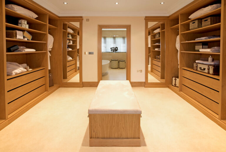 Confira aqui como ter um closet de luxo no seu apartamento!