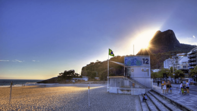 Conheça o Posto 12 Leblon