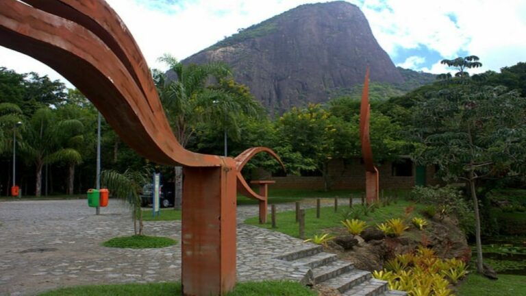 Parque Natural Municipal Penhasco Dois Irmãos Leblon