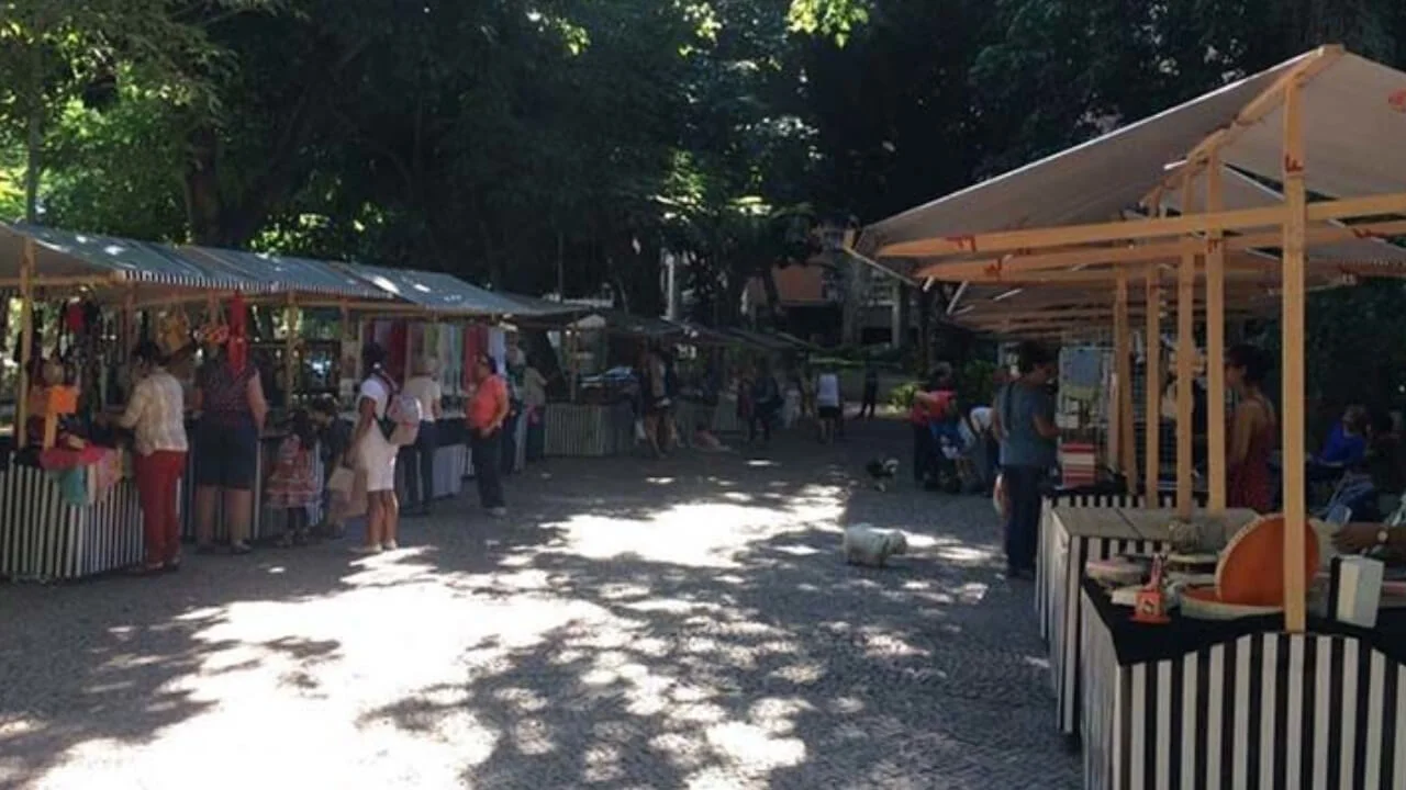 feira na praca Condominio Selva de Pedra Leblon rj