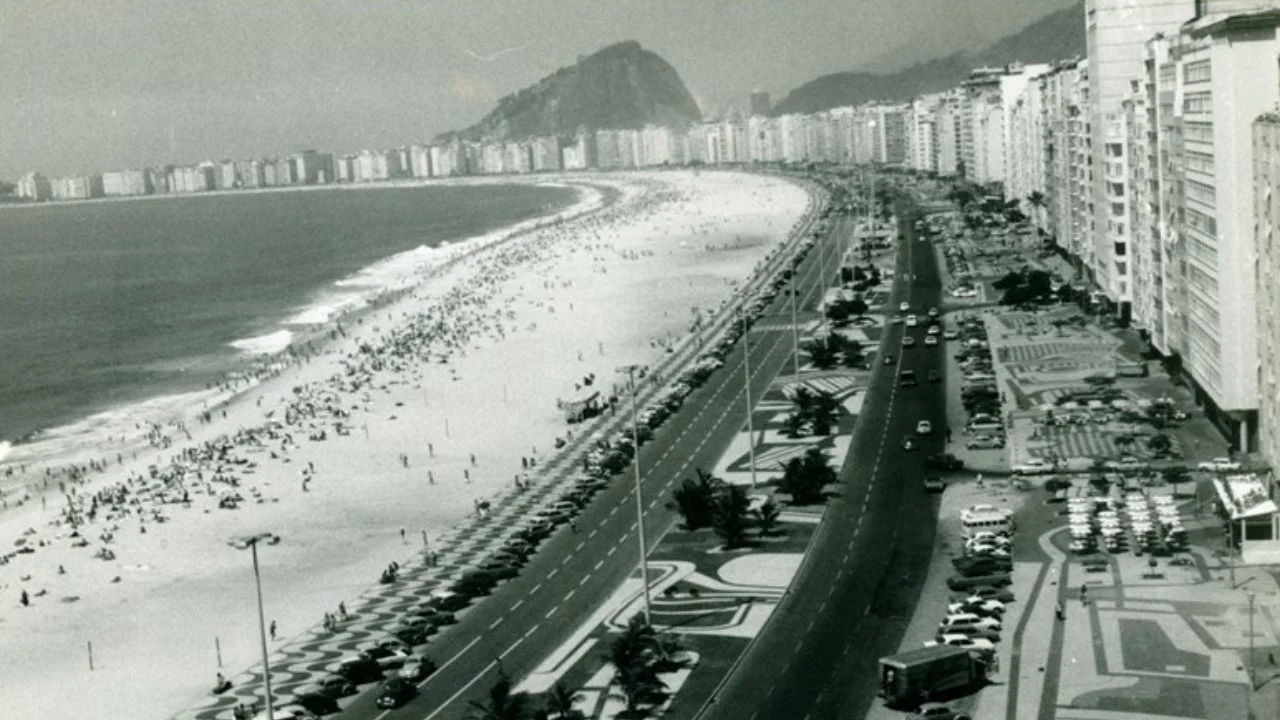 avenida atlantica morar em copacabana no rio de janeiro