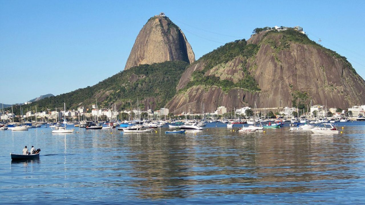 Como chegar até Iate Clube em Urca de Ônibus ou Metrô?