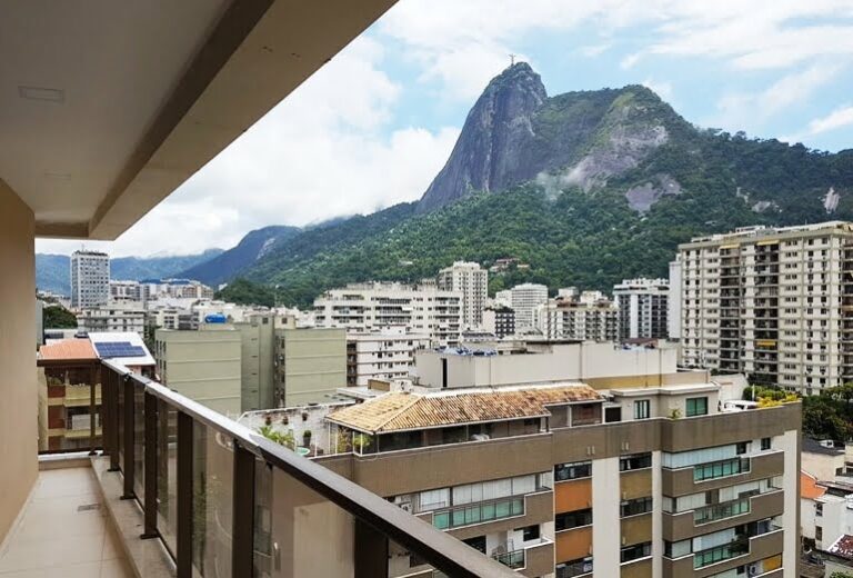 Residencial na Rua Pinheiro Guimarães: Quattro Botafogo RJ