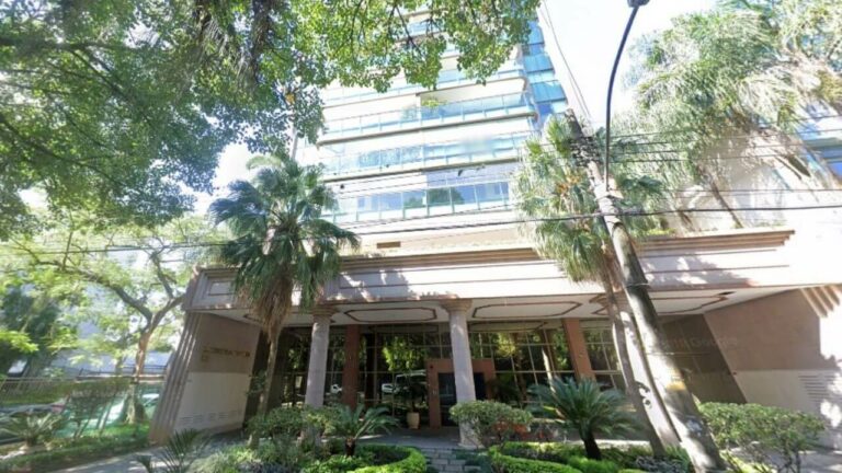 Edifício Conde Albuquerque Residence Service 1136 no Leblon