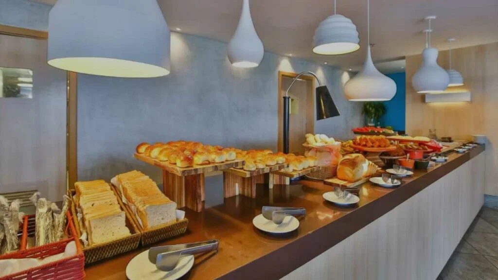 Café da manhã Ibis Barra da Tijuca Rio de Janeiro
