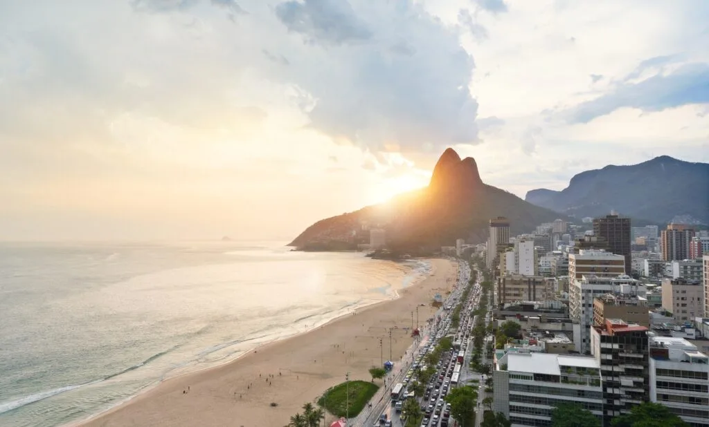 praia do leblon morro dois irmaos leblon rio de janeiro
