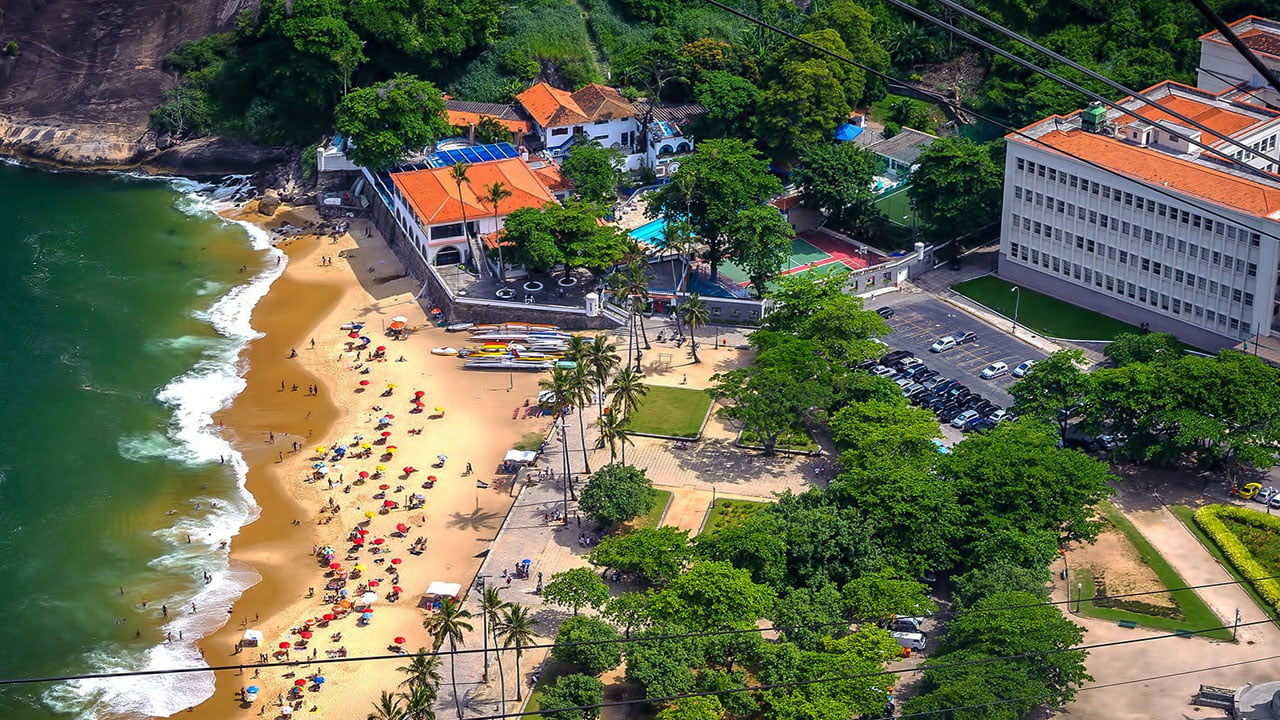 Como chegar até Iate Clube em Urca de Ônibus ou Metrô?