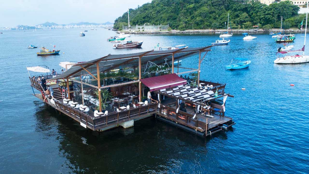 Melhores bares para um happy-hour completo na Urca