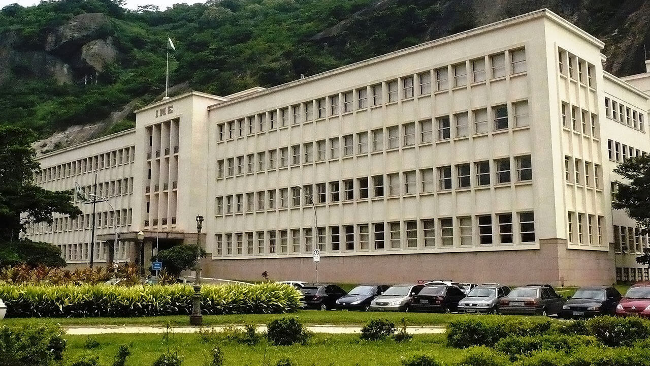 Núcleo de Escolinhas de Esportes da Praia da Urca – Rio Va'a